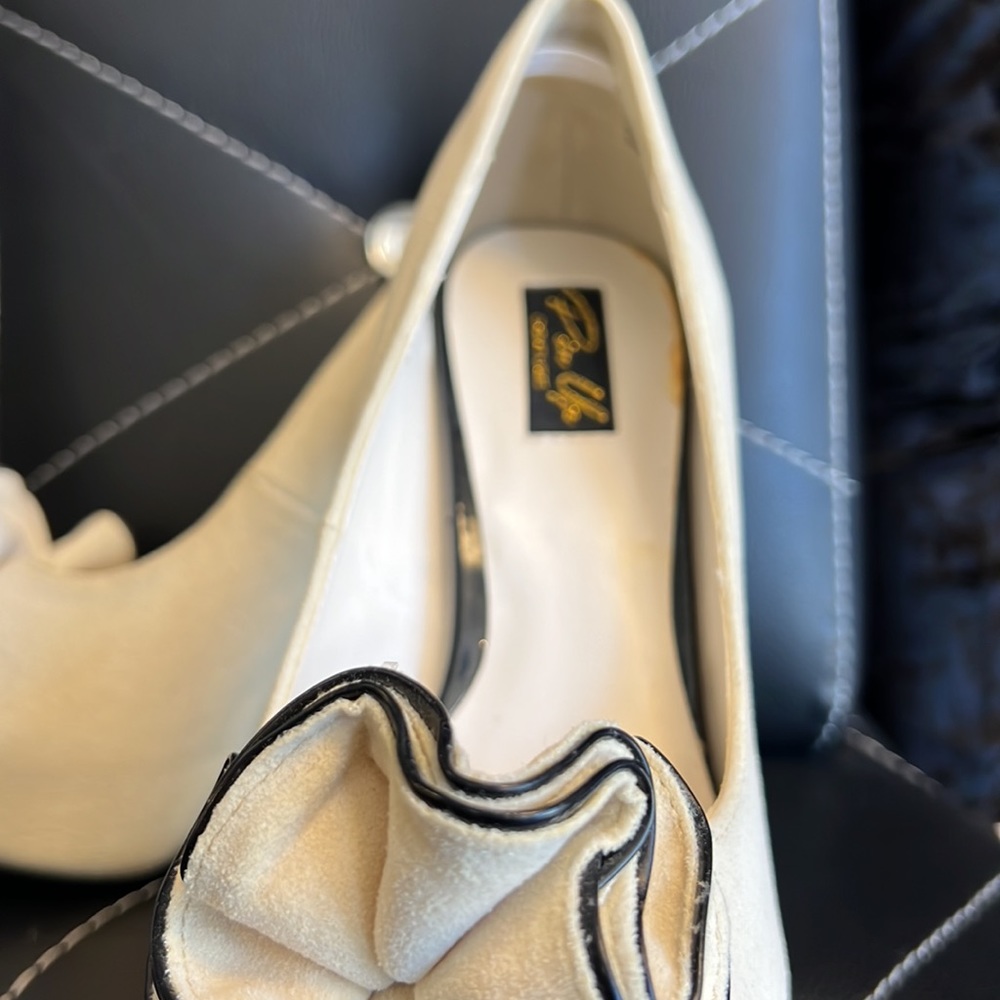 Cream Pumps - Picture 2 of 5